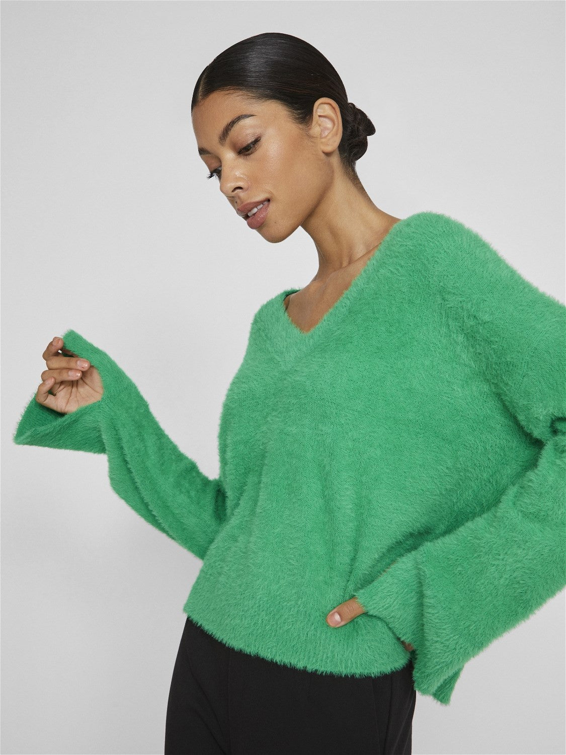 VIHENNY REV V-NECK L/S SHORT KNIT TOP