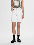 SLFLEXIA MW WHITE BERMUDA DENIM SHORTS